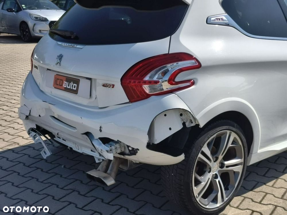 Peugeot 208 - 18