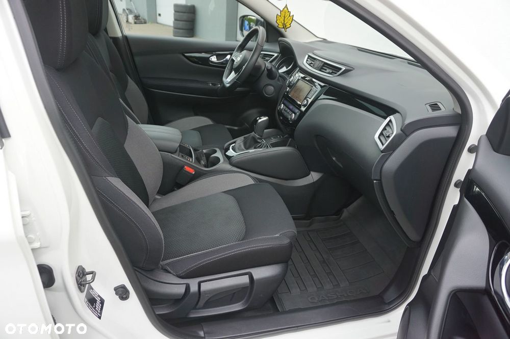 Nissan Qashqai 1.3 DIG-T DCT N-CONNECTA - 22