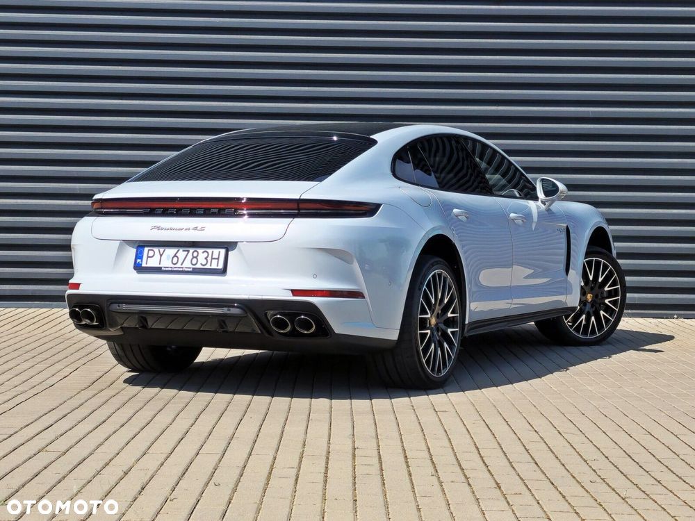 Porsche Panamera - 4
