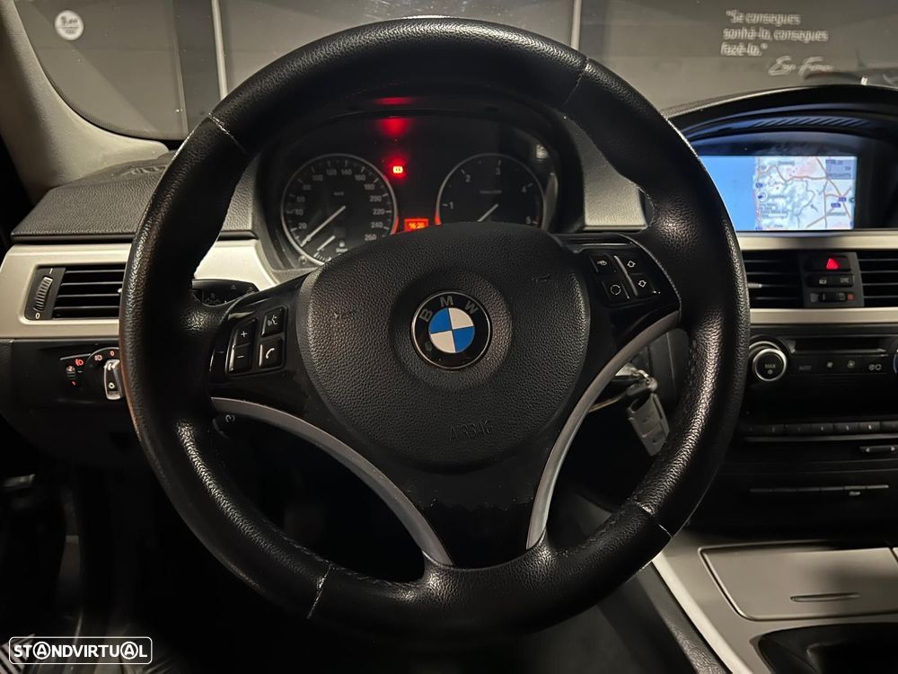 BMW 320 d Touring Navigation Sport - 10