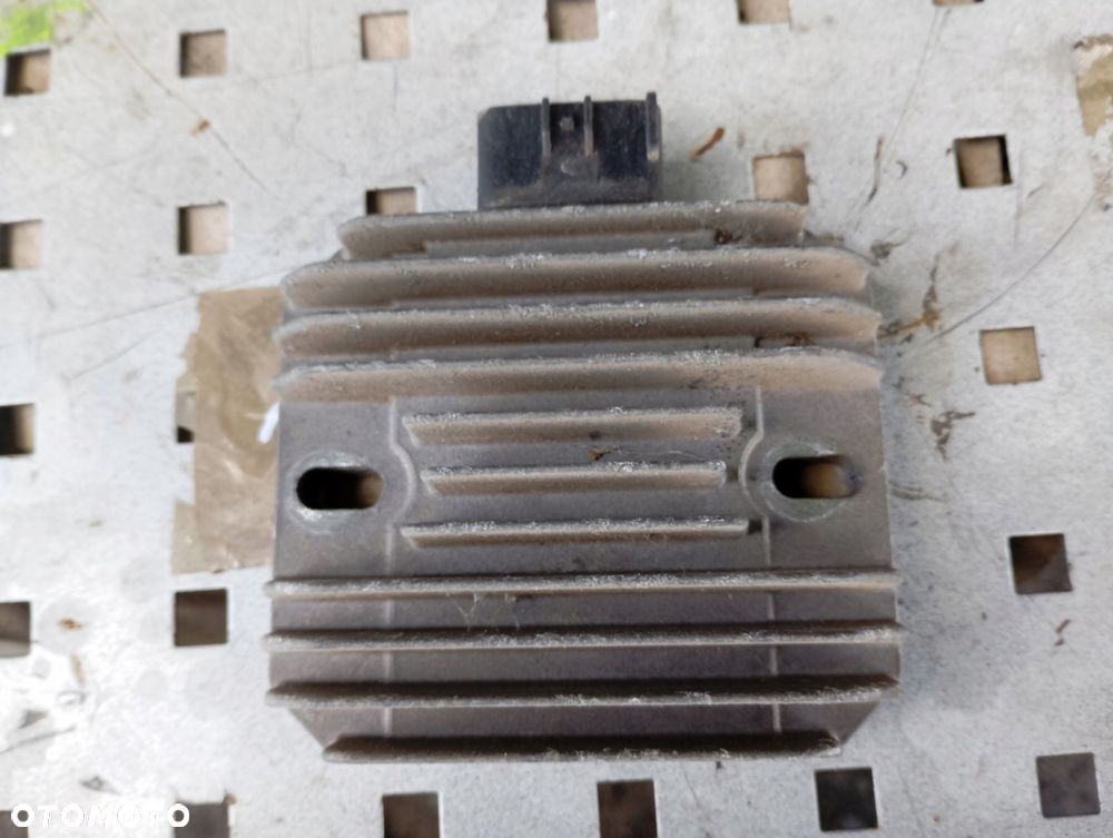 suzuki burgman an 400 k3 k5 regulator napięcia - 3