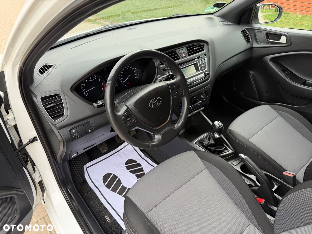 Hyundai i20 1.25 Wersja Jubileuszowa - 32