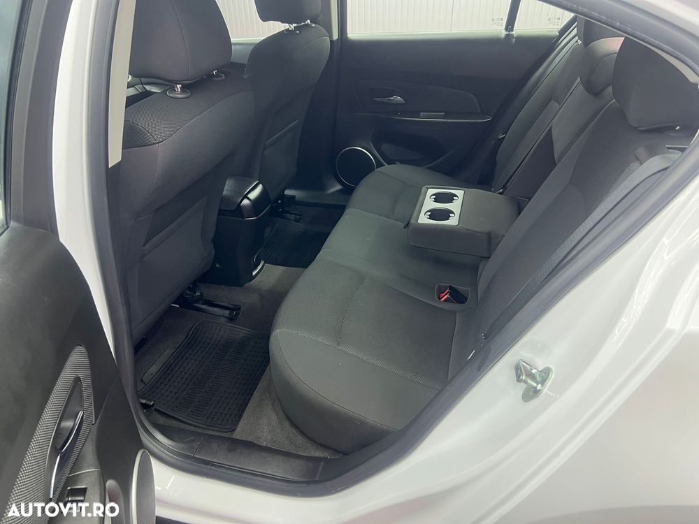 Chevrolet Cruze - 14