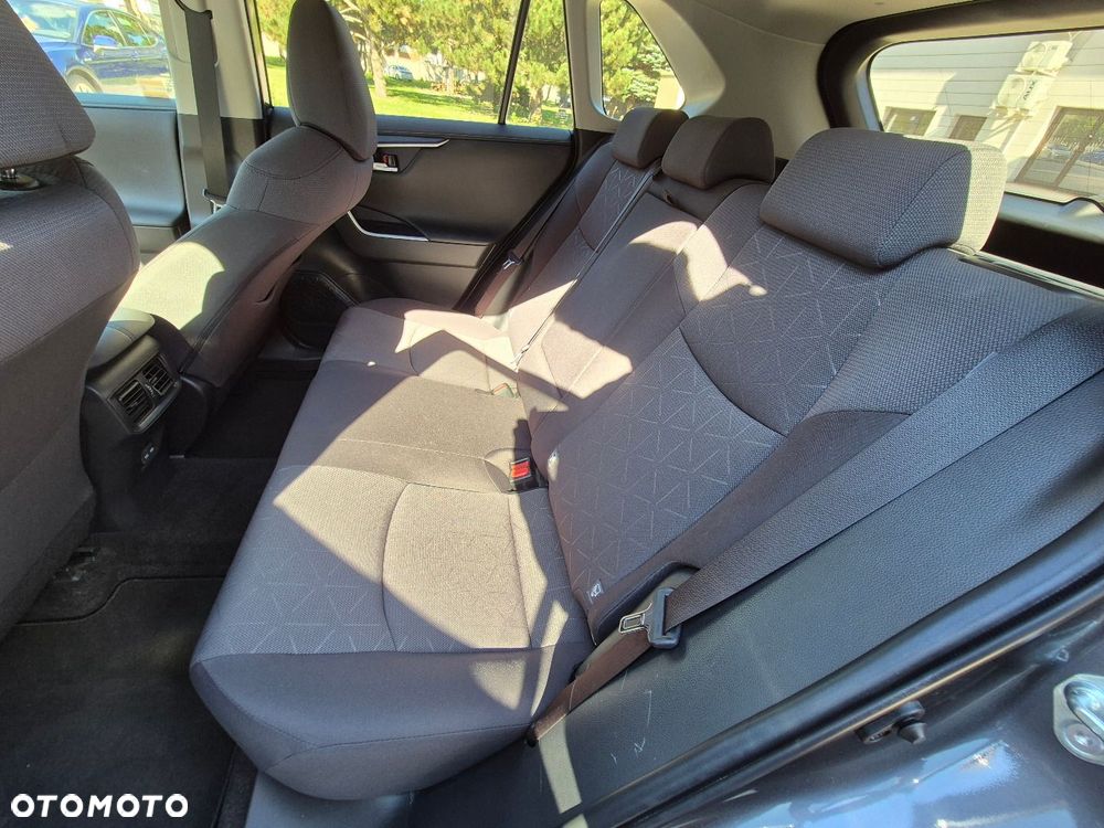 Toyota RAV4 - 9