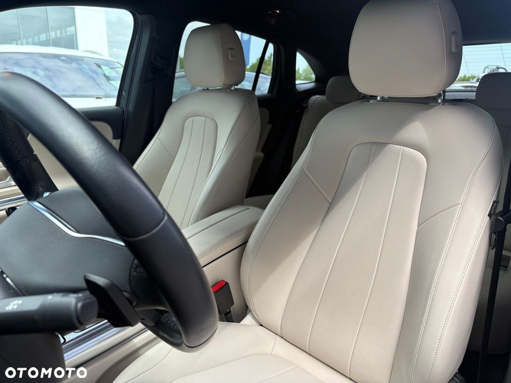 Mercedes-Benz GLA - 13