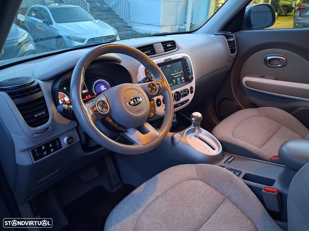 Kia e-Soul EV - 10