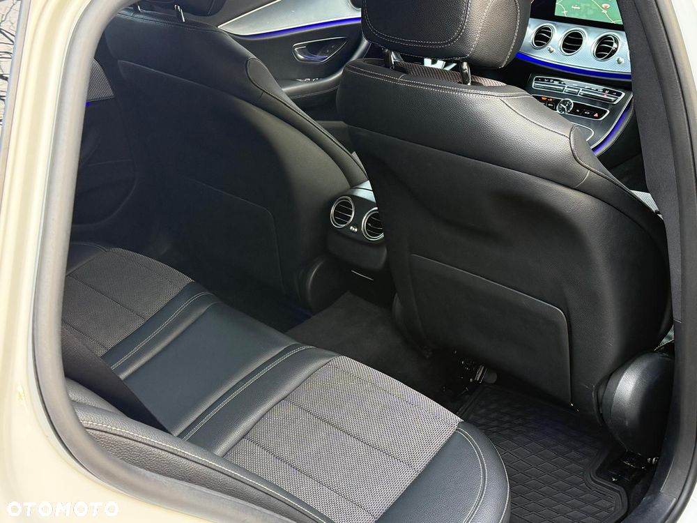 Mercedes-Benz Klasa E 220 d 4Matic 9G-TRONIC - 12
