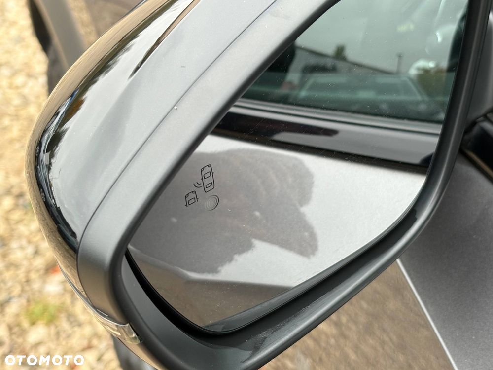 Peugeot 2008 PureTech 130 EAT8 GT - 11