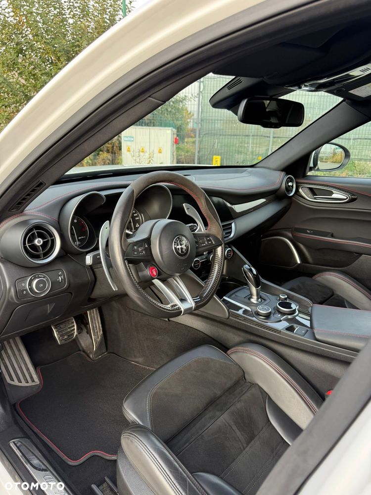 Alfa Romeo Giulia 2.9 Bi Turbo V6 Quadrifoglio Nring - 36