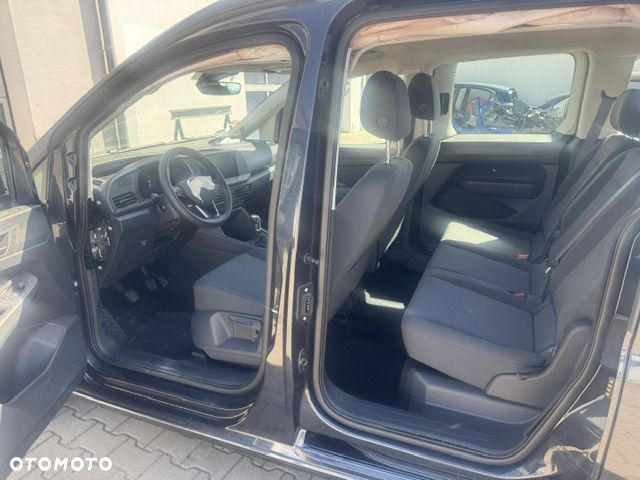 Ford Tourneo Connect - 13