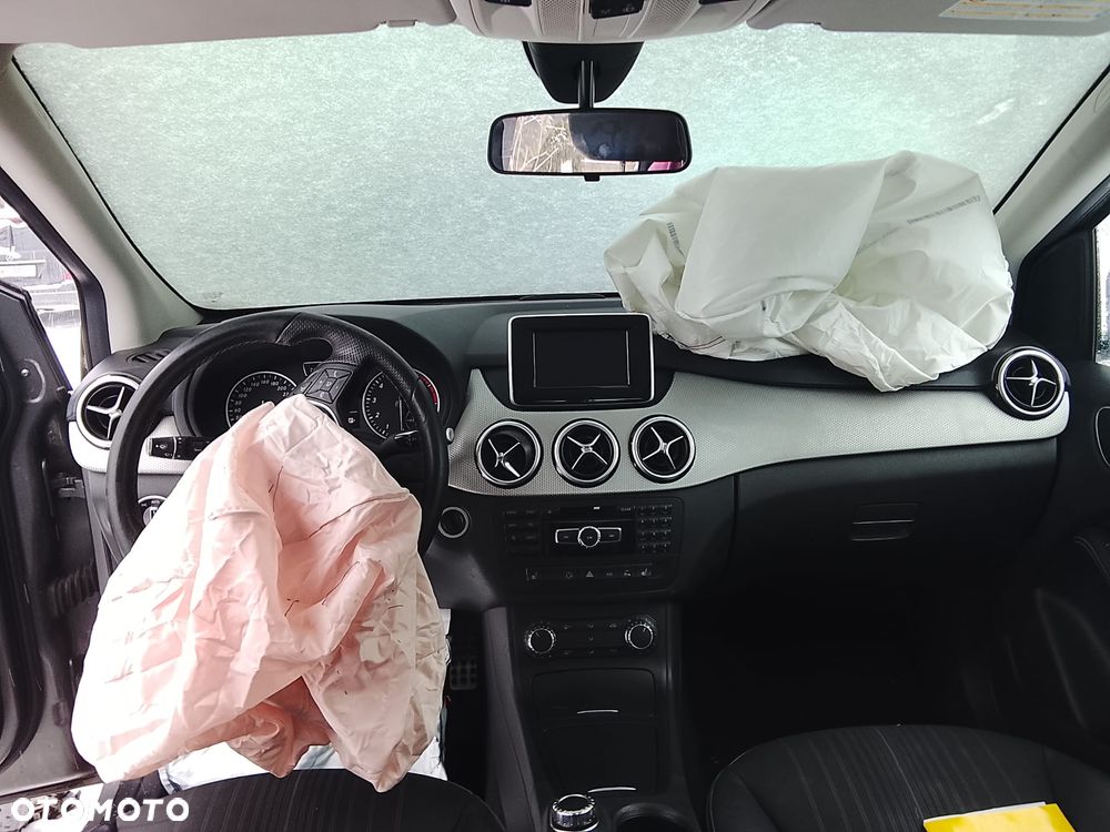 Mercedes-Benz Klasa B 180 7G-DCT Style - 4