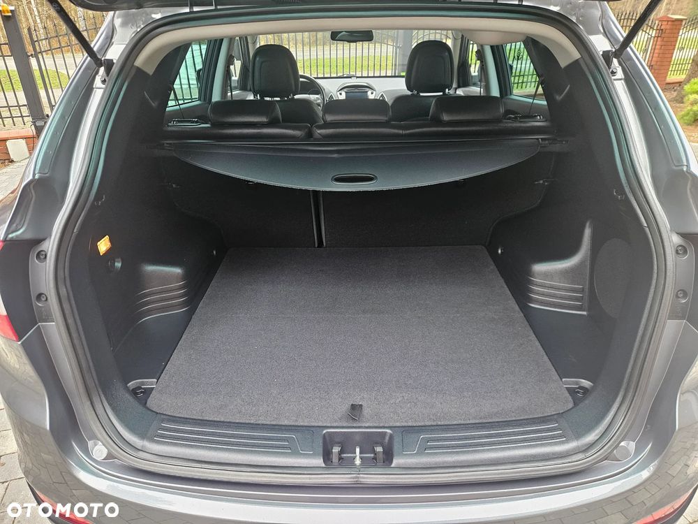 Hyundai ix35 1.6 2WD Fifa World Cup Edition - 24