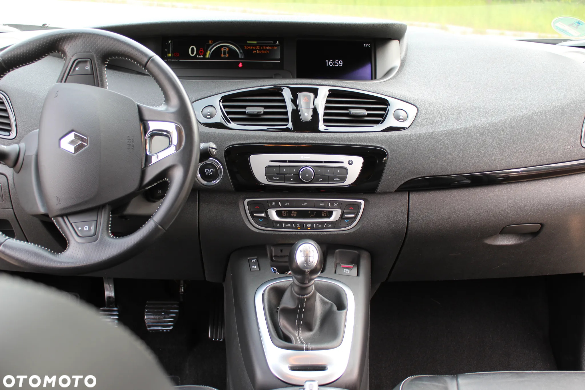 Renault Grand Scenic dCi 160 FAP Bose Edition - 23