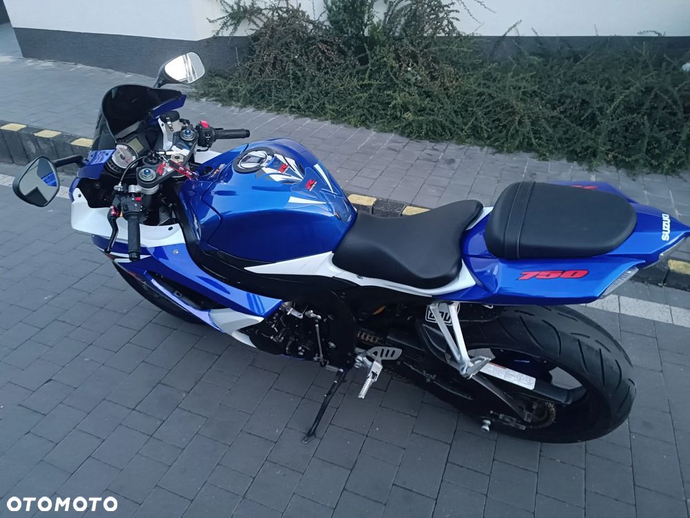 Suzuki GSX-R - 22