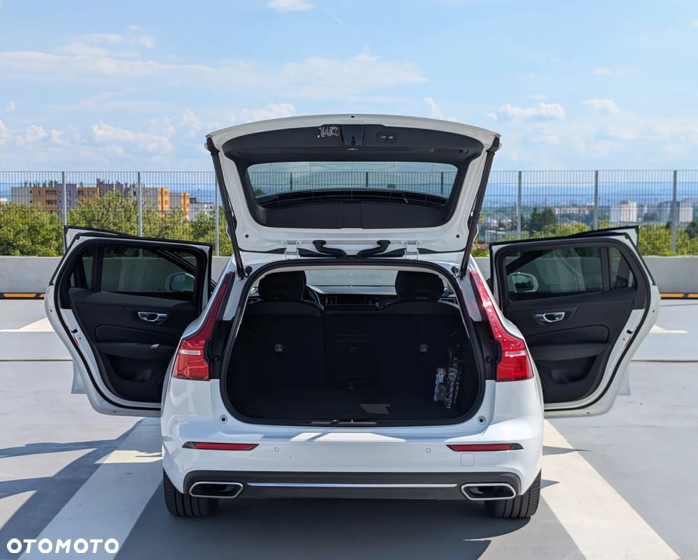 Volvo V60 T6 AWD Recharge Geartronic Inscription - 8