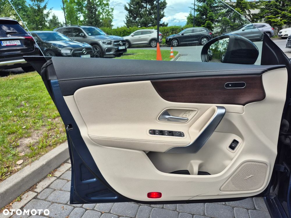 Mercedes-Benz CLA 180 d 8G-DCT - 17