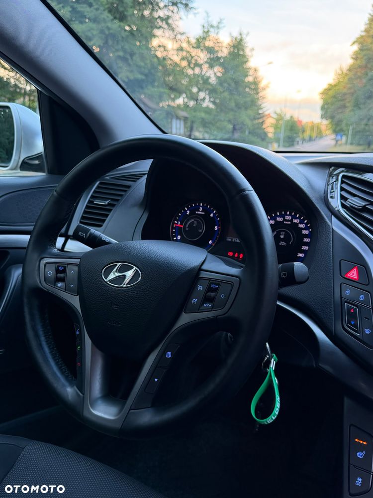 Hyundai i40 Kombi blue 1.7 CRDi Style - 28