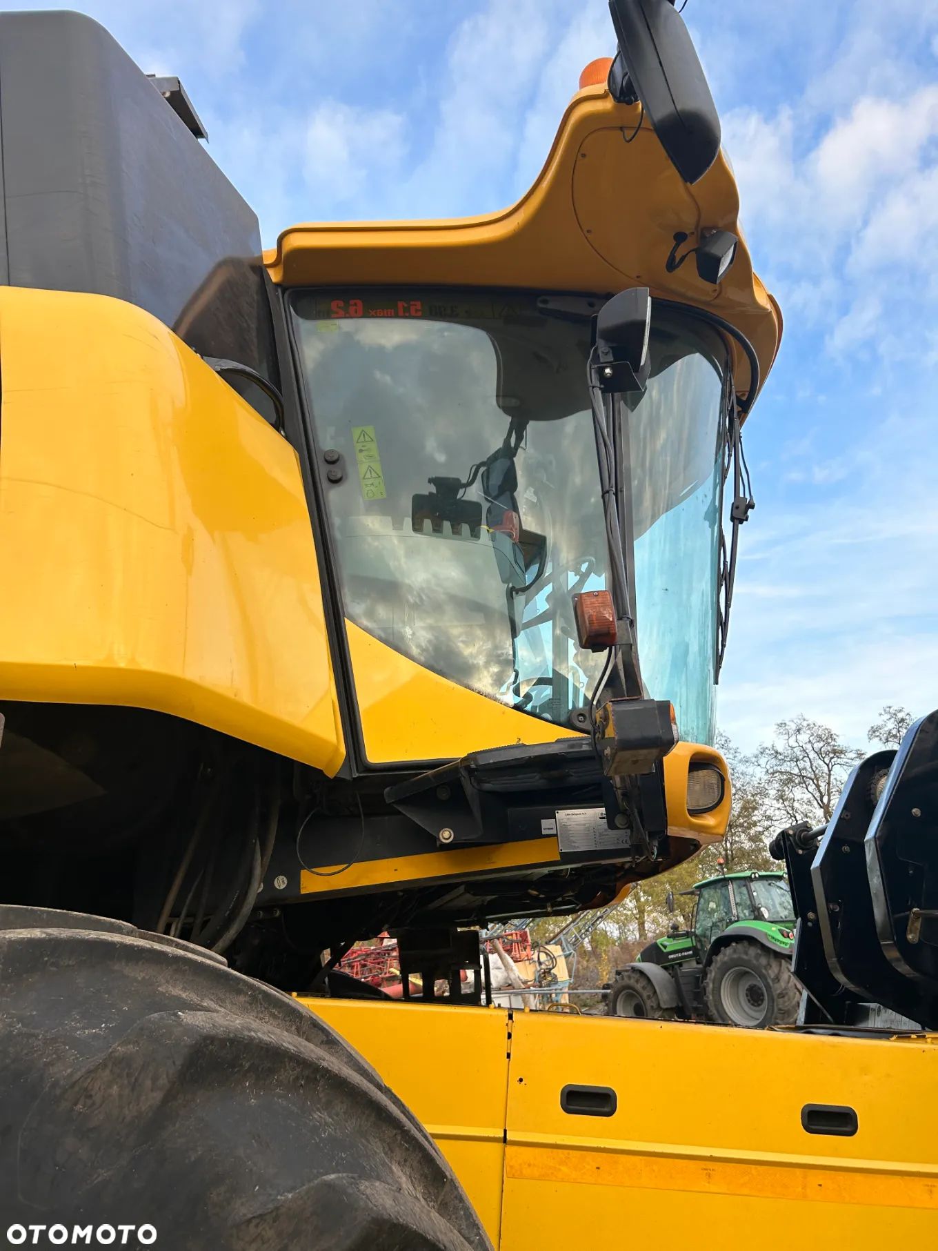 New Holland CR9070 ELEVATION - 1