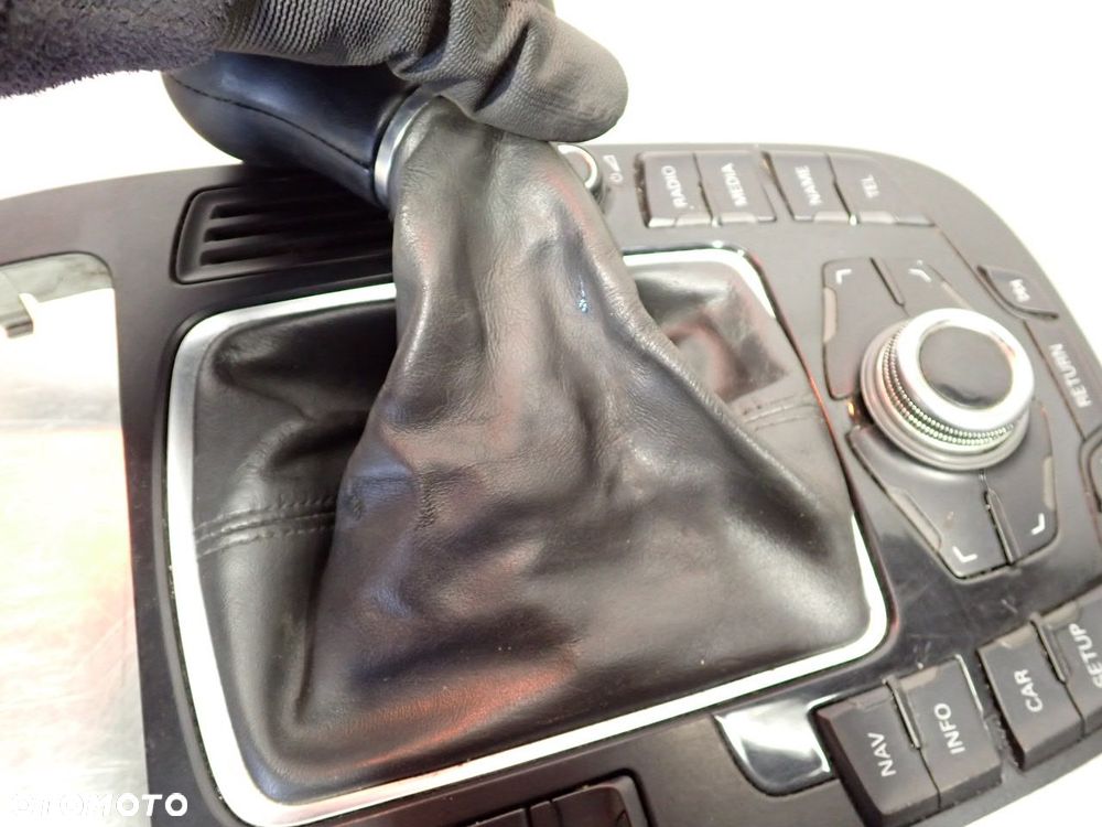RAMKA WYBIERAKA BIEGÓW PANEL STEROWANIA RADIA AUDI A4 B8 - 10