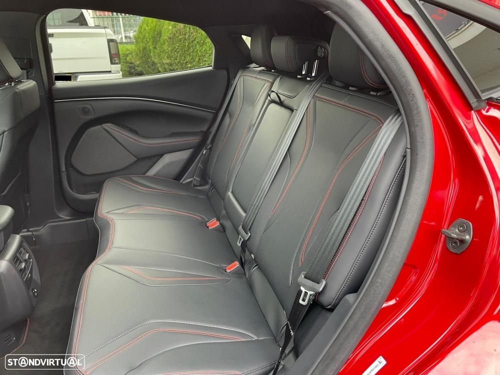 Ford Mustang Mach-E 87 kWh Premium AWD - 28