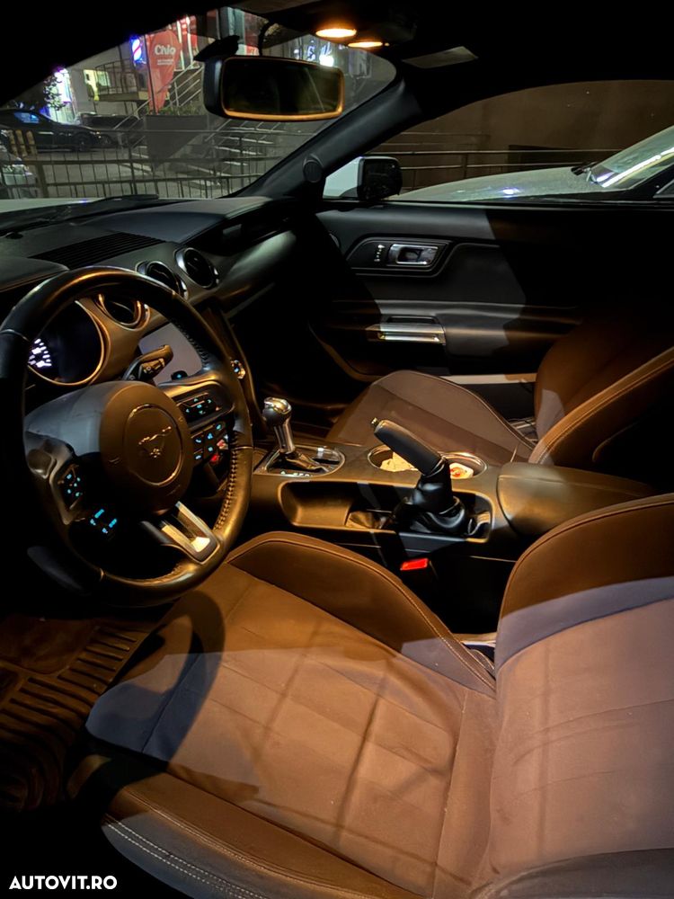 Ford Mustang - 22
