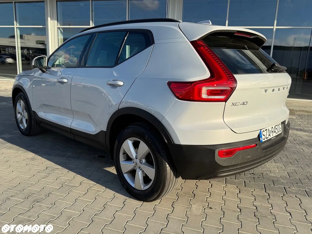 Volvo XC 40 T2 Momentum Core - 24
