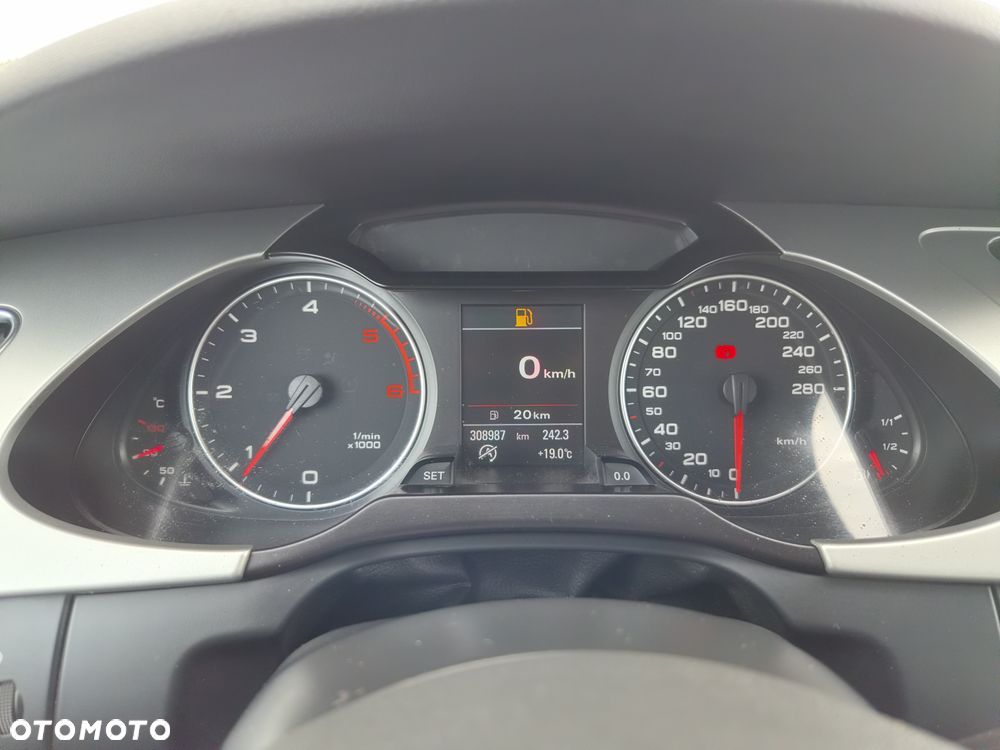 Audi A4 Avant 2.0 TDI - 16