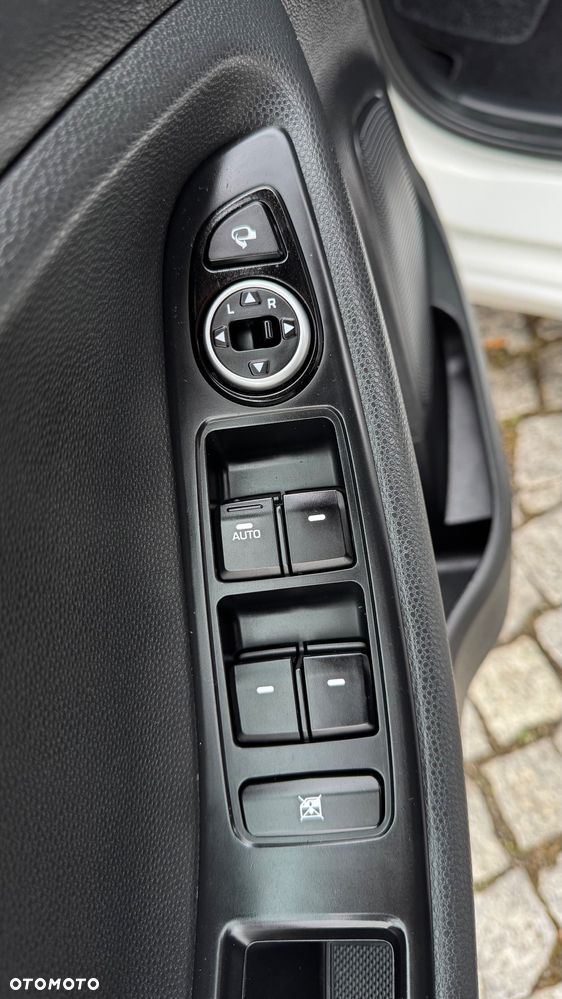 Hyundai i20 blue 1.2 Trend - 28