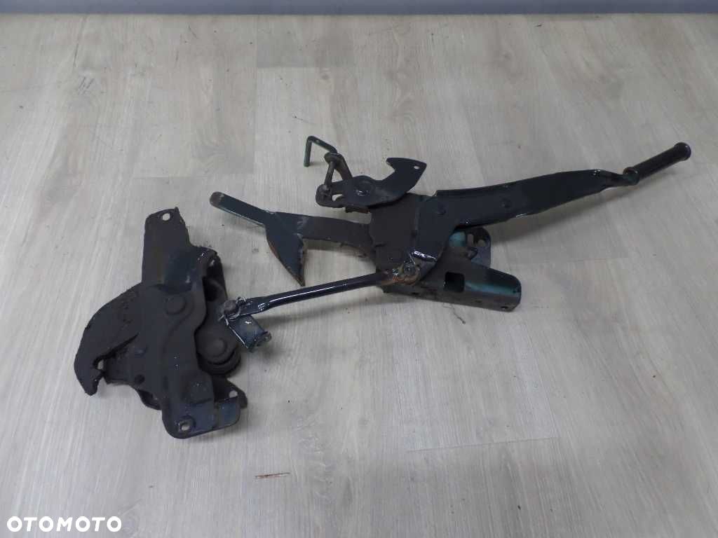 ISUZU NPR NQR NKR ZAMEK RYGIEL KABINY 04-07 - 1