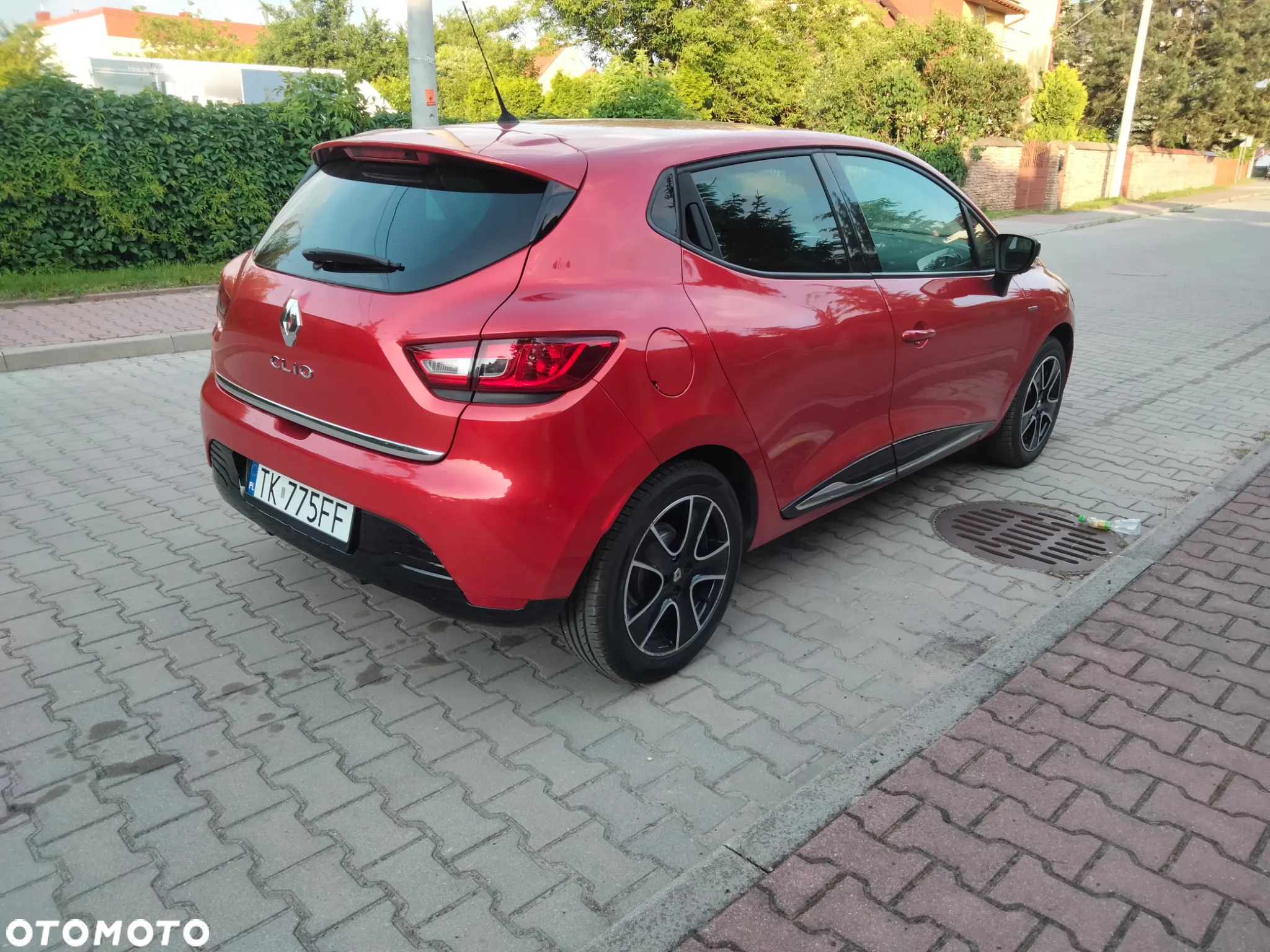Renault Clio 1.2 16V Limited EU6 - 9
