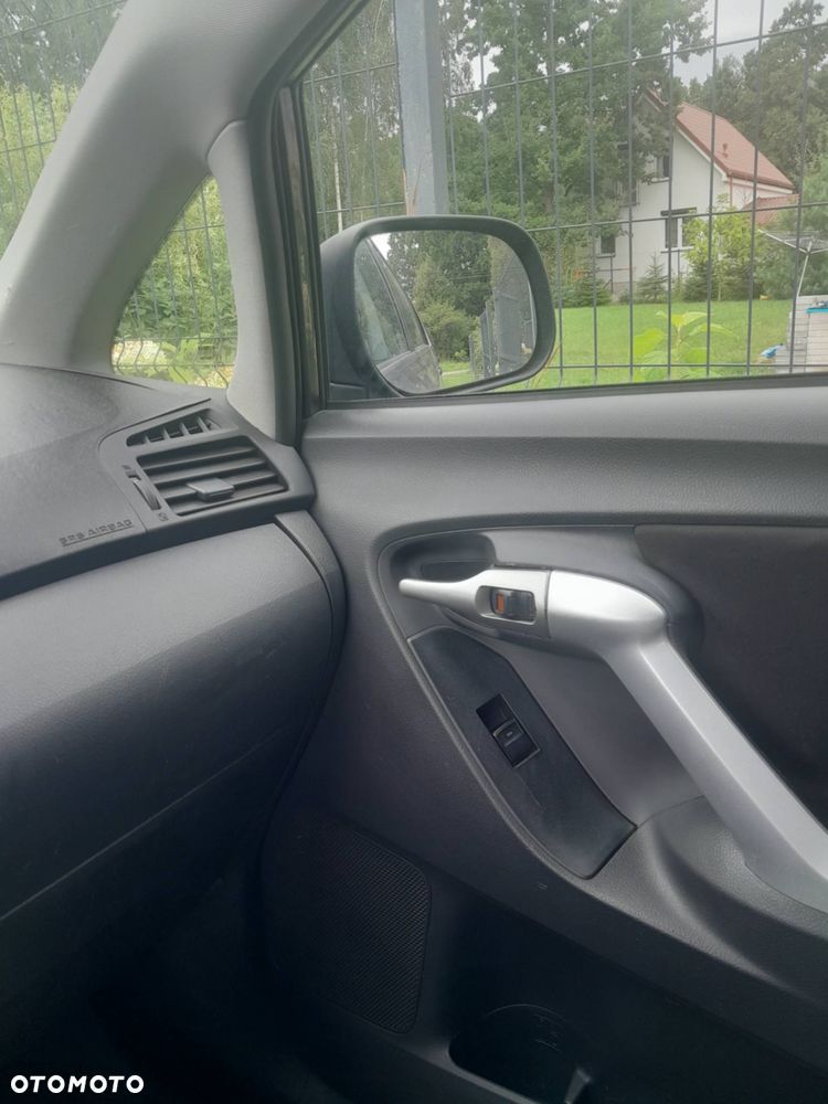 Toyota Verso 2.0 D-4D 2010 7os - 4