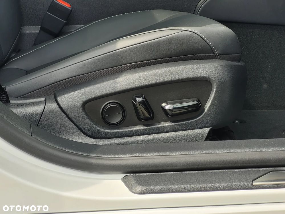 Lexus ES 300h Business Edition - 17