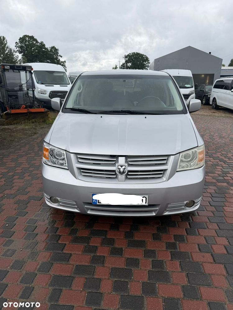 Dodge Grand Caravan - 5
