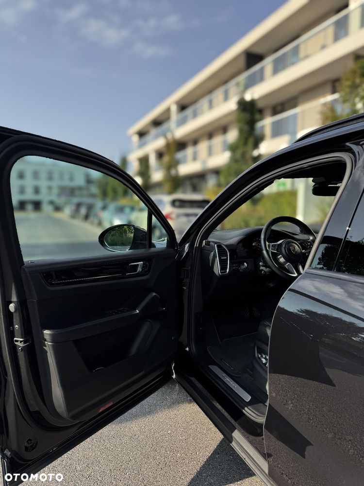 Porsche Cayenne Standard - 5