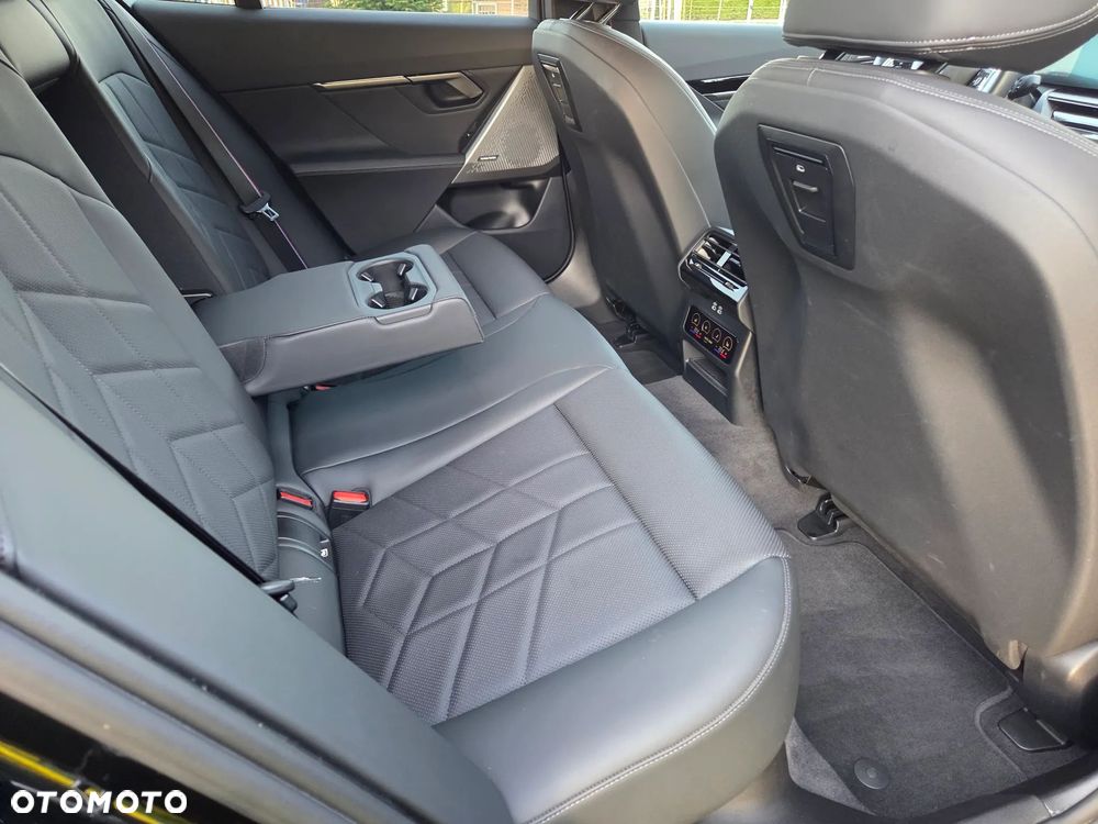 BMW Seria 5 520d xDrive - 28