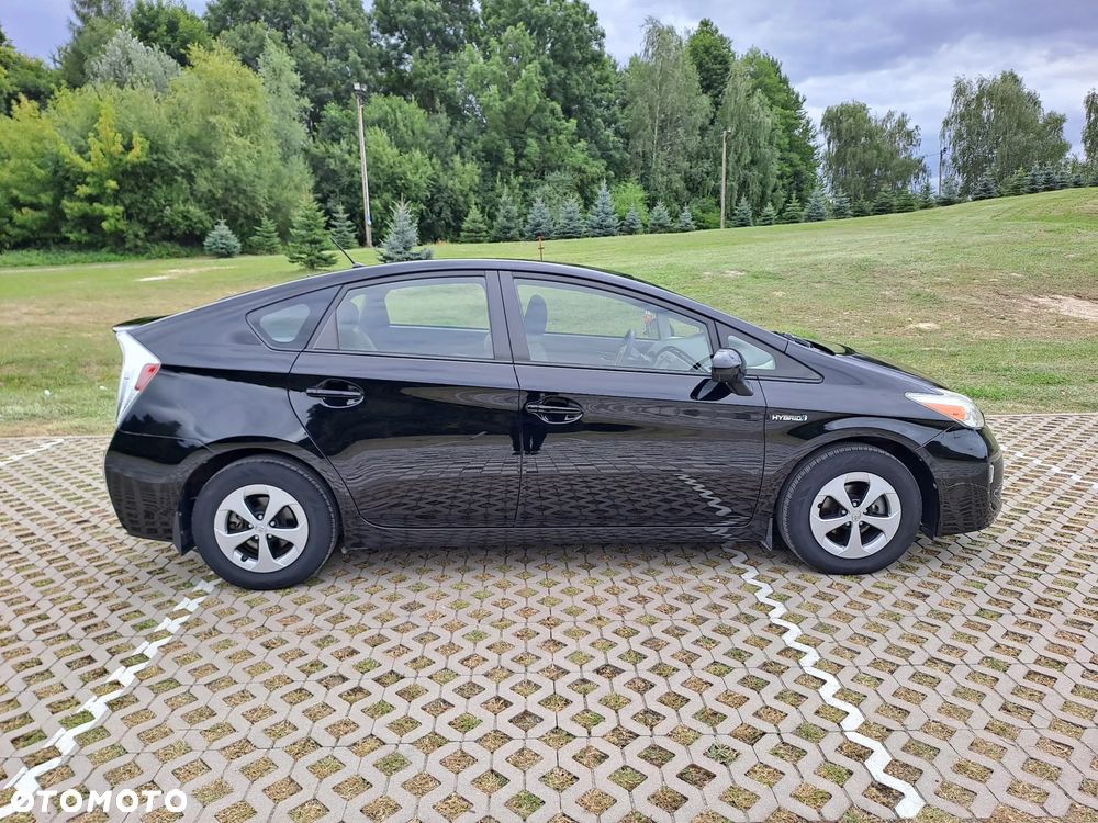 Toyota Prius (Hybrid) - 2