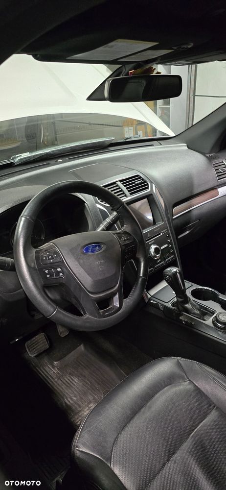 Ford Explorer - 6