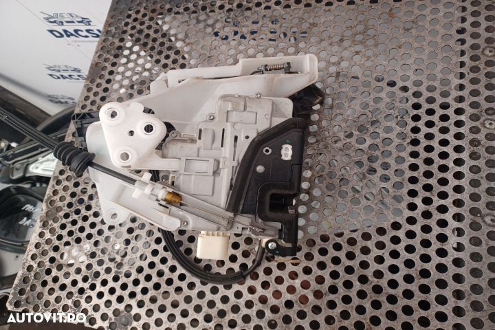 BROASCA DREAPTA FATA Volkswagen VW Passat B6 [2005 - 2010] - 2