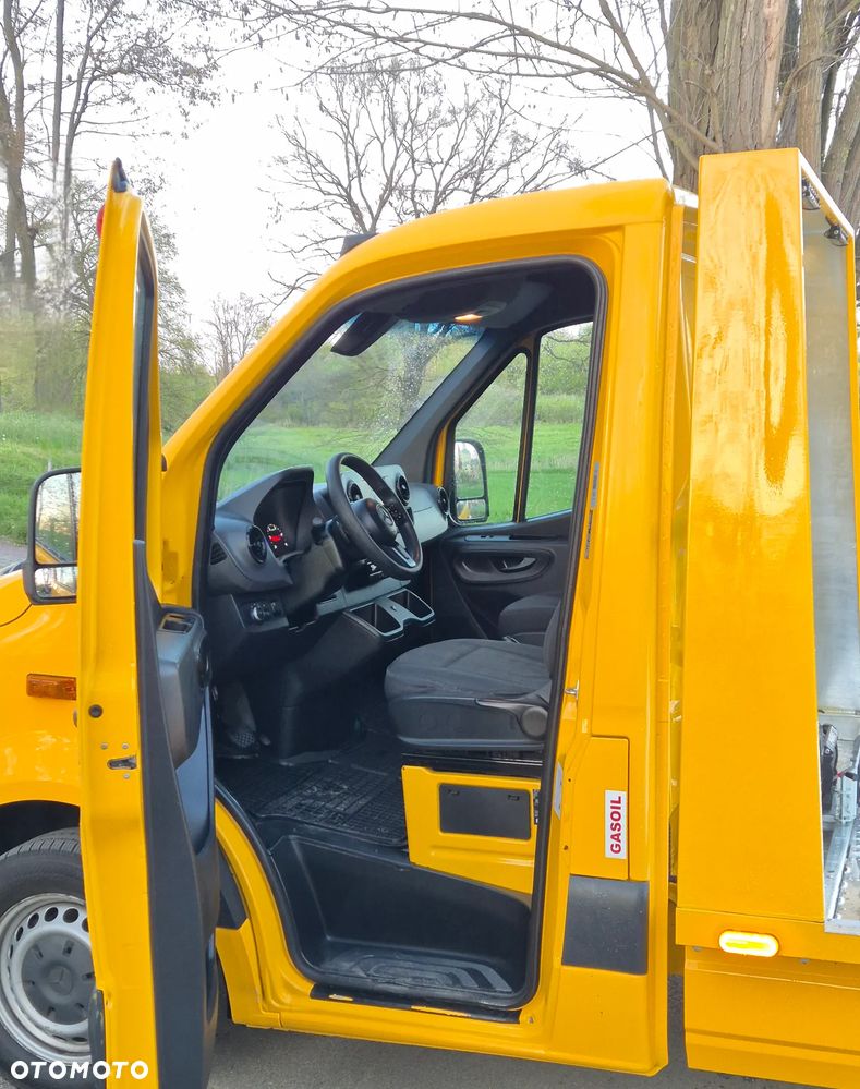 Mercedes-Benz Sprinter - 30