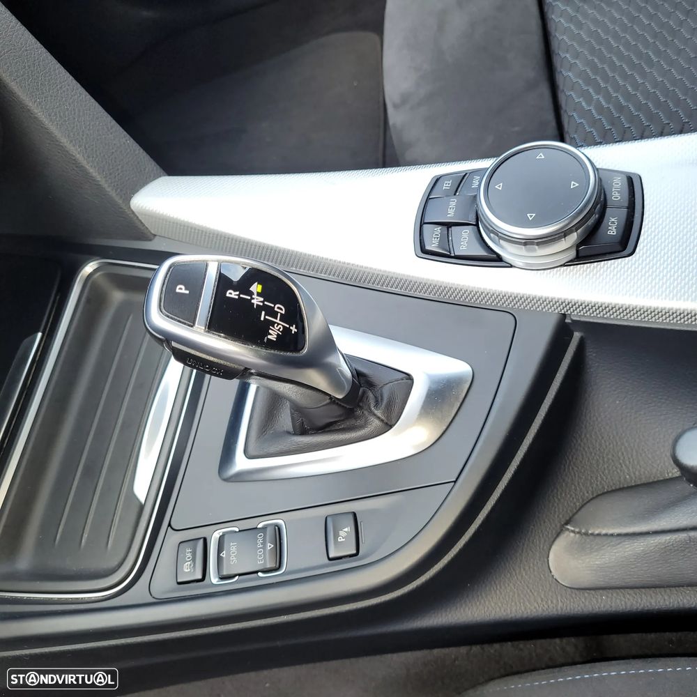 BMW 320 d Auto Pack M - 11