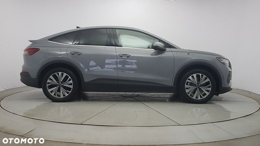 Audi Q4 e-tron - 8