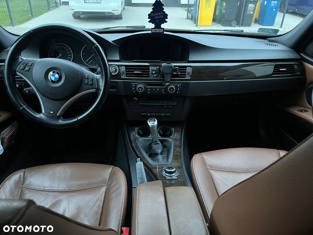 BMW Seria 3 320d DPF Edition Exclusive - 8