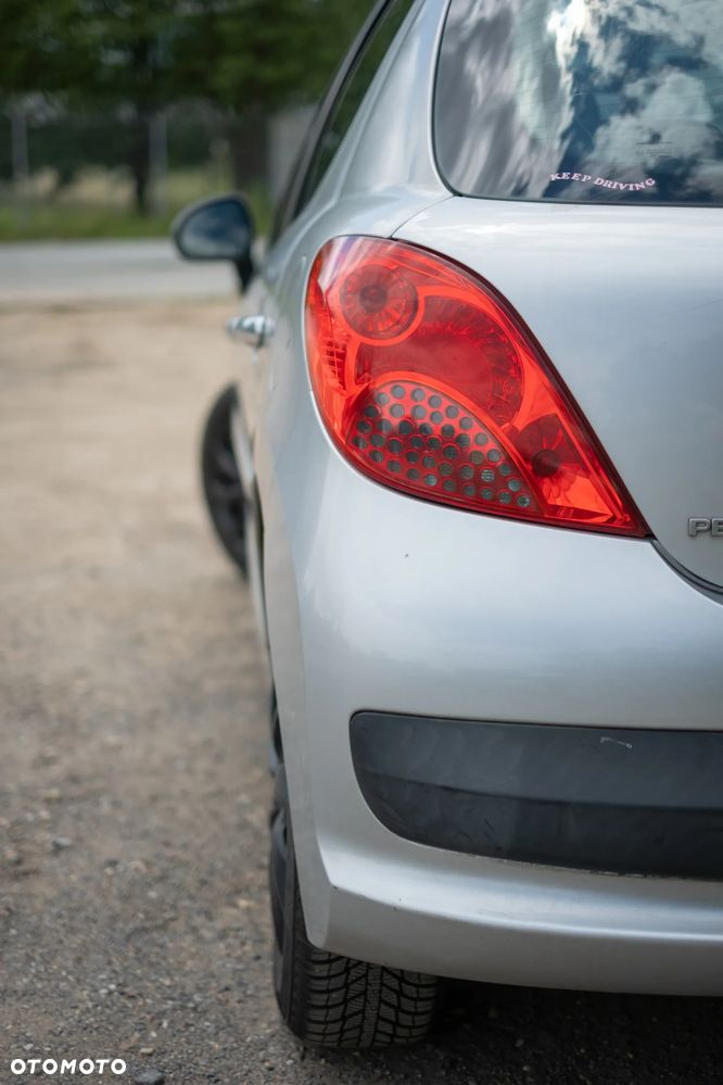 Peugeot 207 1.4 16V Trendy - 15