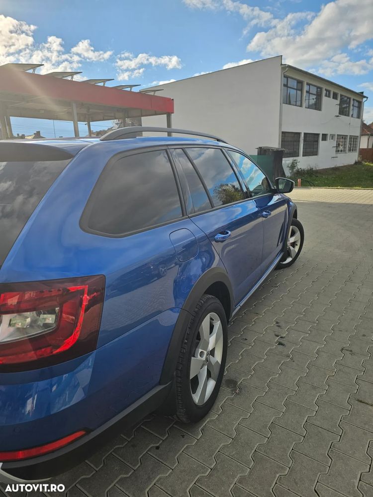 Skoda Octavia Combi Diesel 2.0 TDI 4X4 DSG Scout - 15