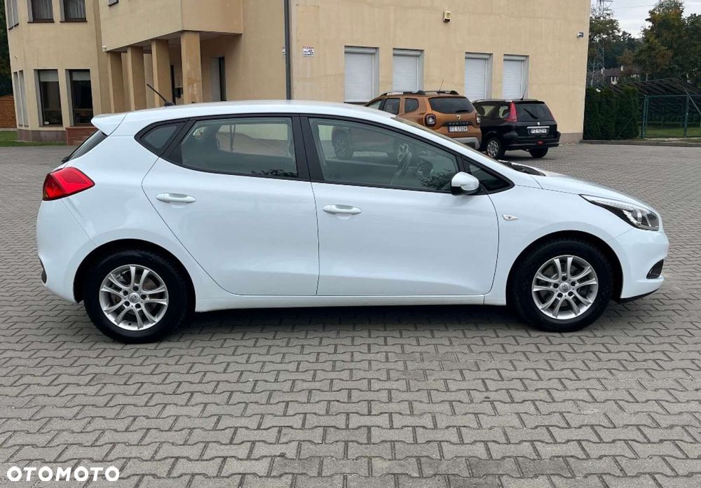 Kia Ceed - 8