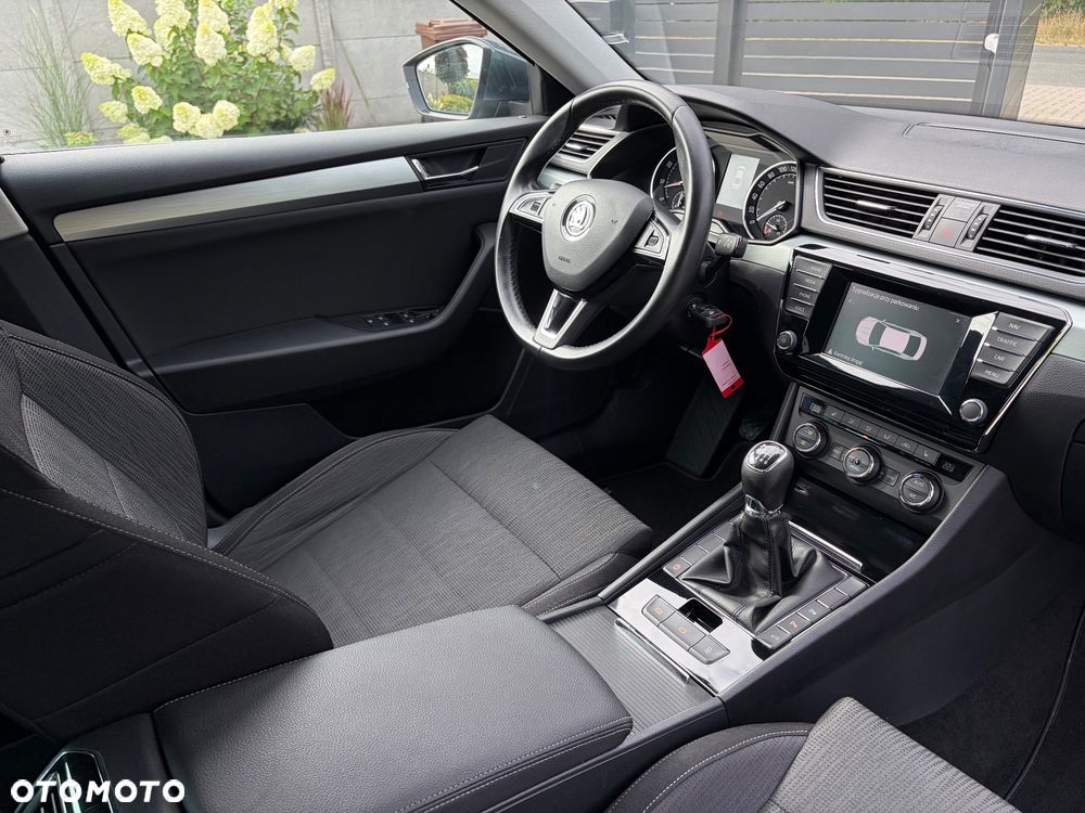 Skoda Superb ver-1-4-tsi-act-ambition - 22
