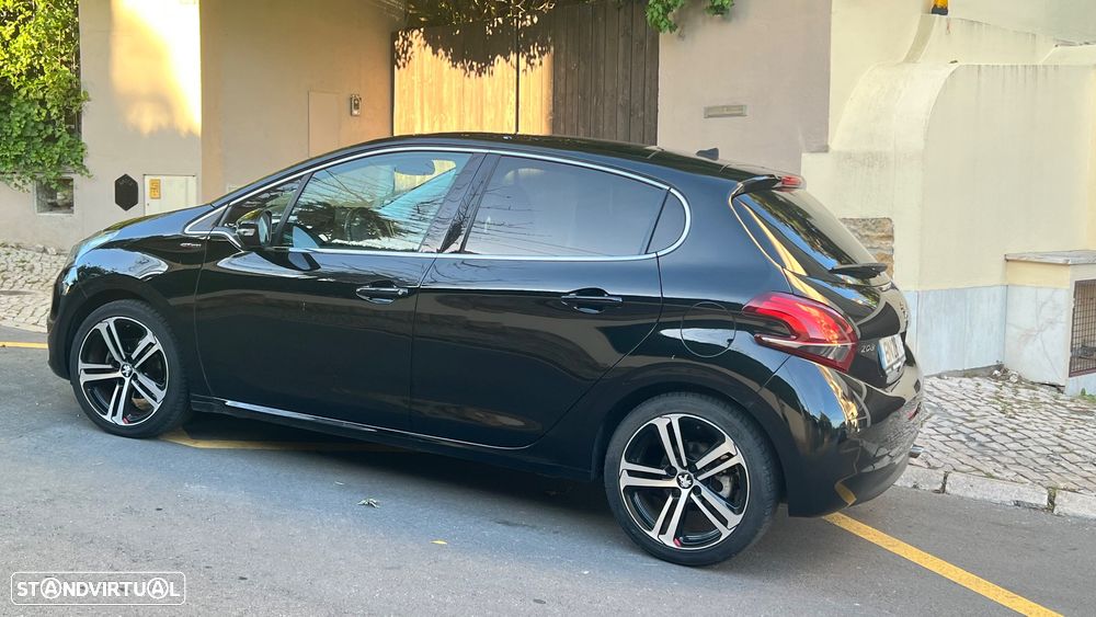 Peugeot 208 1.2 PureTech GT Line EAT6 - 2