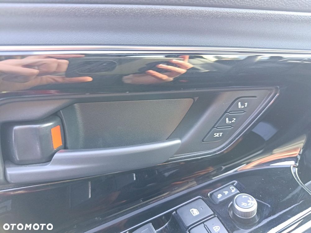 Toyota bZ4X 71.4kWh 4x4 Executive - 25