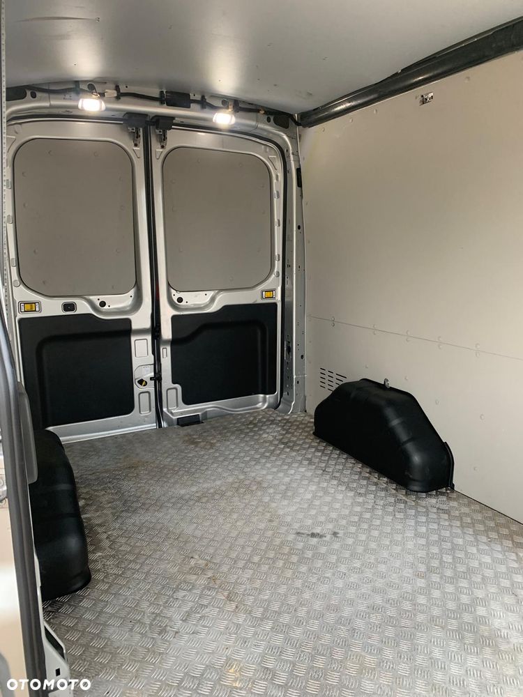 Ford Transit - 17
