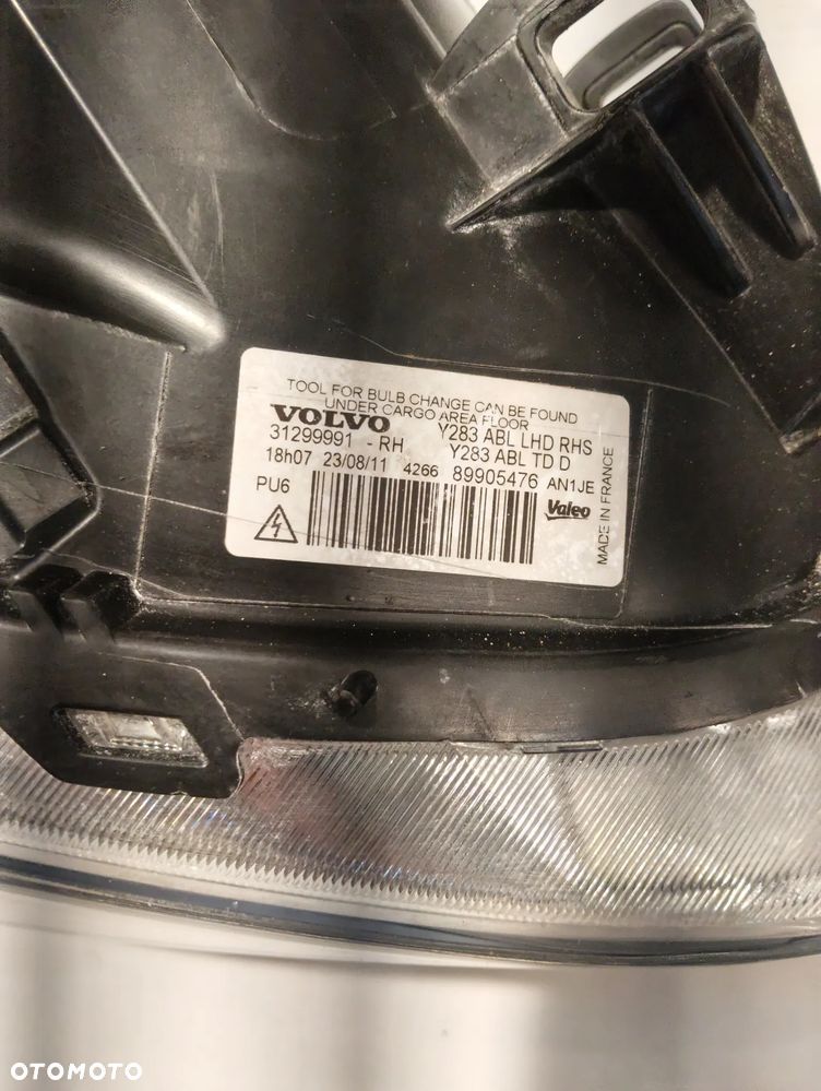 Volvo S60 XENON PRZÓD STRONA PRAWA LAMPA PRZEDNIA 89905476 - 2